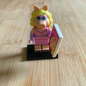 LEGO 71033 Miss Piggy minifig